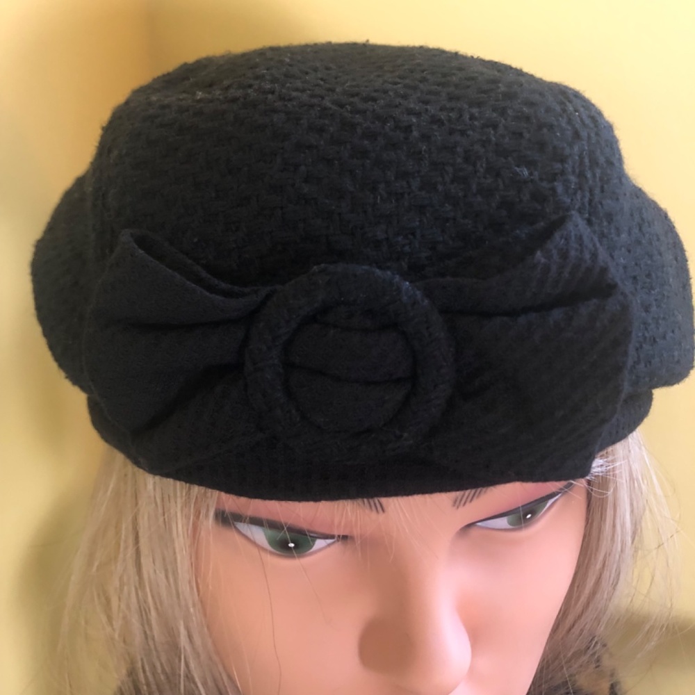 NWOT, Beret with Front Bow by Halogen - Picture 2 of 15